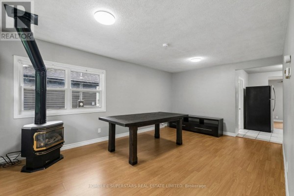 Bedroom 2 - 139 Cooks Bay Drive, Georgina, ON L4P2M2 Photo 5