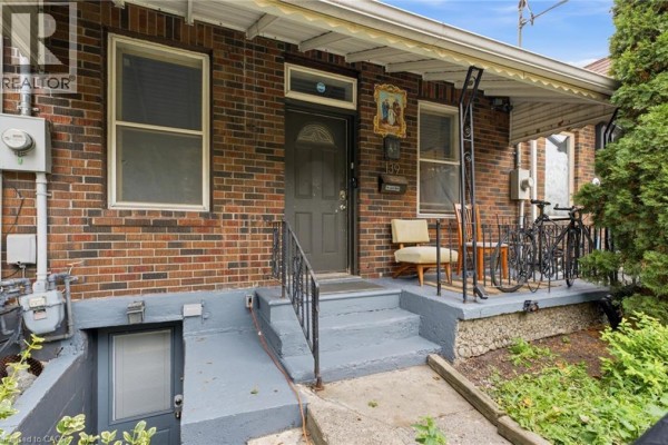 Den - 139 Euclid Avenue, Toronto, ON M6J2J8 Photo 2