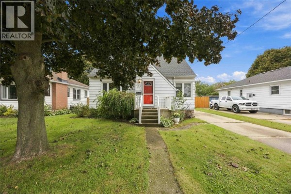 Den - 139 Gordon Street, Sarnia, ON N7T6N7 Photo 3