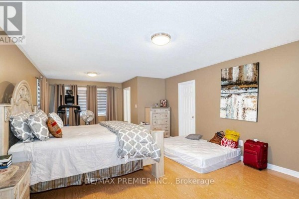 Family room - 139 Haymer Drive, Vaughan, ON L6A2P4 Photo 5
