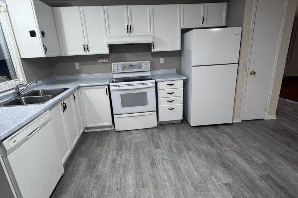 139 Hickling Trail, Barrie, ON, photo 3