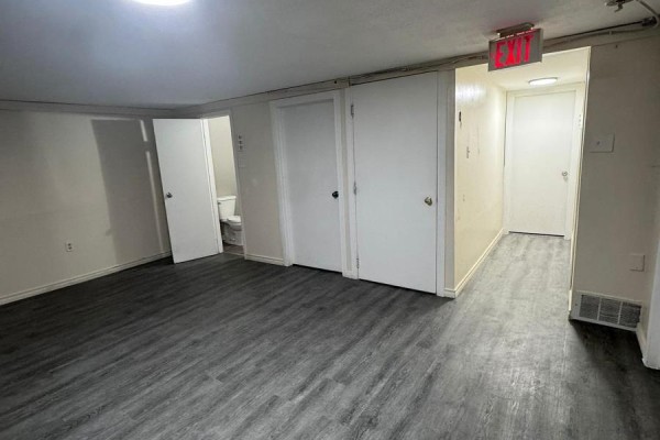 Bedroom 2 - 139 Hickling Trail, Barrie, ON L4M5T7 Photo 4