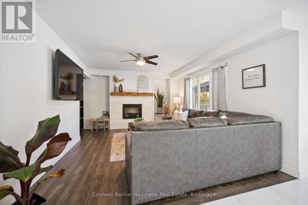 Foyer - 139 Hilborn Avenue, Cambridge, ON N1T1M9 Photo 5