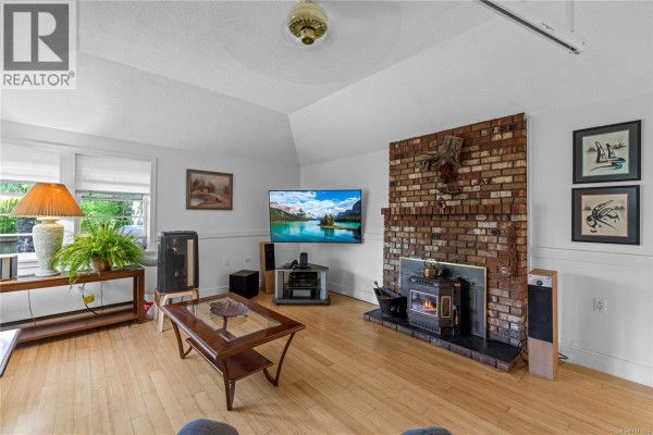 139 Hoylake Rd W, Qualicum Beach, BC, photo 2
