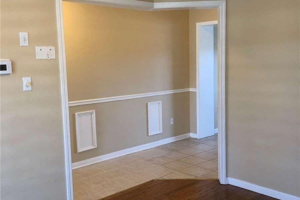 Family room - 139 Raponi Circle, Toronto, ON M1X2C6 Photo 5