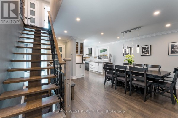 Dining room - 139 Redgrave Drive, Toronto, ON M9R3V6 Photo 4