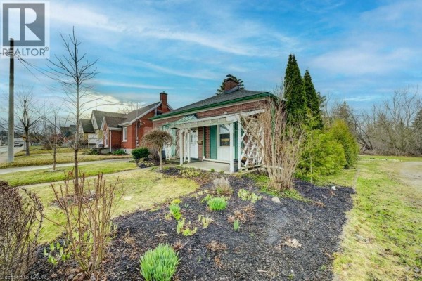 139 Stirling Avenue S, Kitchener, ON N2G3N8 Photo 3