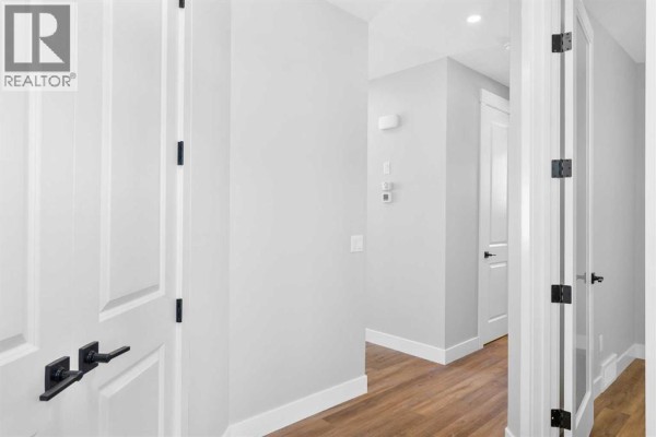 2pc Bathroom - 139 Sundown Crescent, Cochrane, AB T4C1Y3 Photo 4
