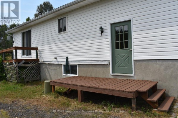 Kitchen - 1390 69 Highway N, Parry Sound Remote Area, ON P0G1A0 Photo 2