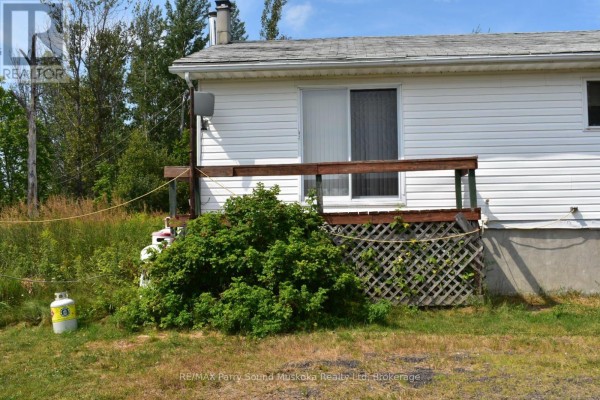 Bedroom 2 - 1390 69 Highway N, Parry Sound Remote Area, ON P0G1A0 Photo 4