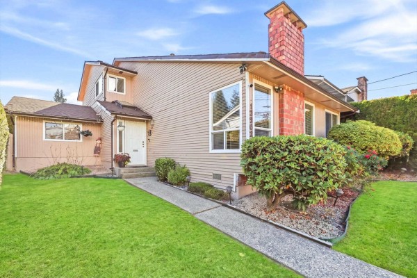13902 80 Avenue, Surrey, BC V3W8G2 Photo 3