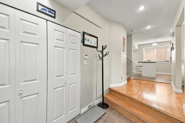 13902 80 Avenue, Surrey, BC V3W8G2 Photo 4