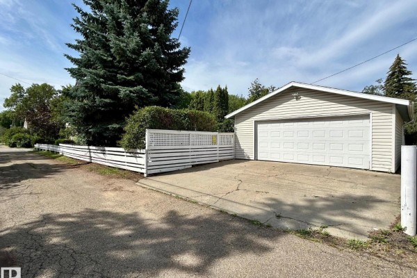 Primary Bedroom - 13908 117 Av Nw, Edmonton, AB T5M3J4 Photo 5