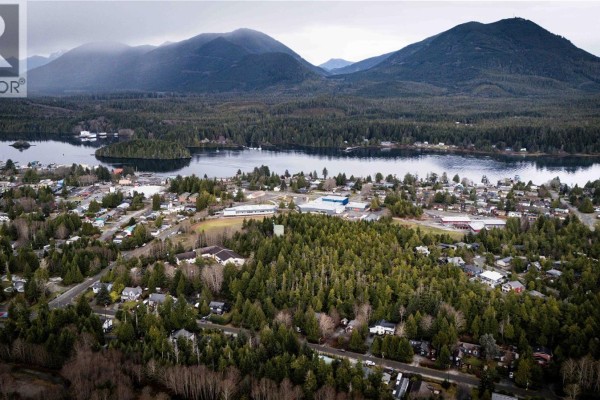 1391 Victoria Rd, Ucluelet, BC V0R3A0 Photo 4