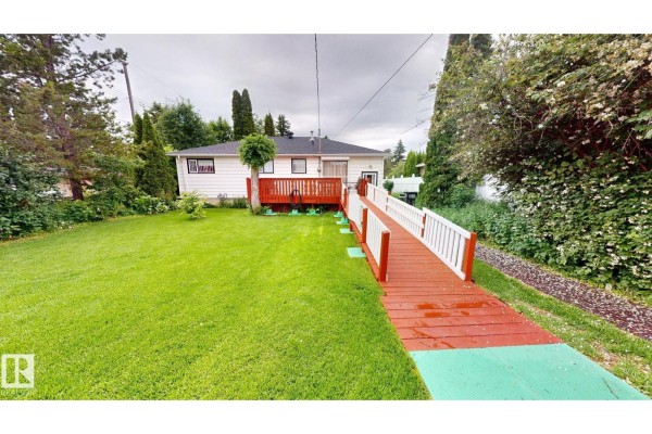 13915 135a Av Nw, Edmonton, AB, photo 2
