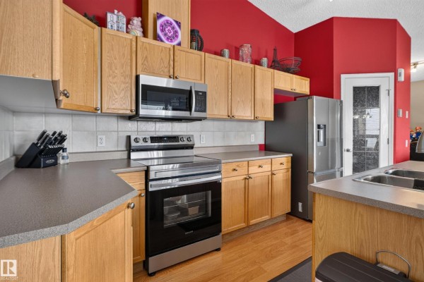 13915 137 St Nw, Edmonton, AB T6V1X3 Photo 5