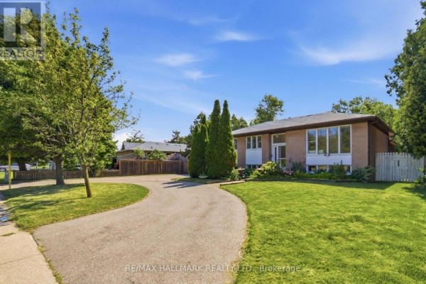 1392 Rebecca Street, Oakville, ON, photo 2
