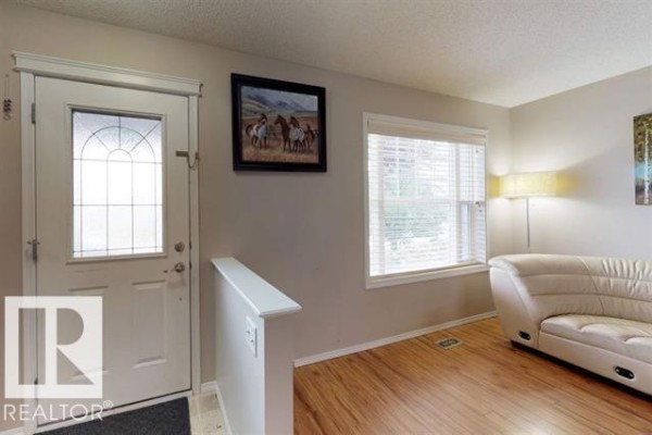Dining room - 13924 152 Av Nw, Edmonton, AB T6V1T5 Photo 2