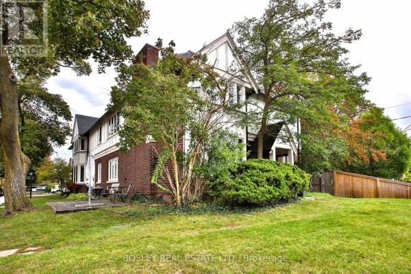 Kitchen - 1393 Avenue Road, Toronto, ON M5N2H3 Photo 2