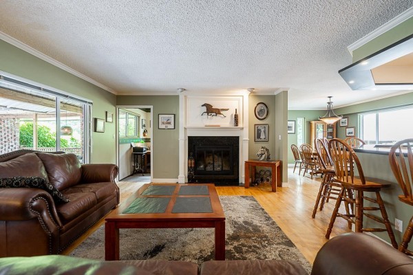 13937 35a Avenue, Surrey, BC V4P1L2 Photo 4