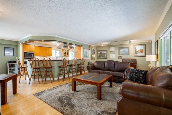 13937 35a Avenue, Surrey, BC V4P1L2 Photo 5