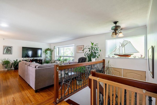 13938 115 Avenue, Surrey, BC V3R2P4 Photo 3