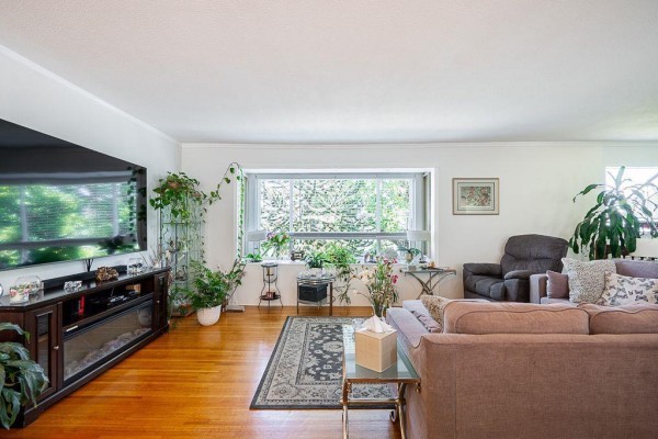 13938 115 Avenue, Surrey, BC V3R2P4 Photo 5