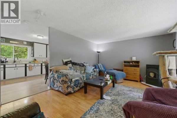 Kitchen - 1394 6 Highway, Cherryville, BC V0E2G1 Photo 5
