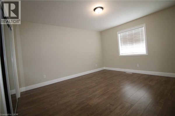 2pc Bathroom - 1395 Bleams Road Unit# 3, Kitchener, ON N2E3X7 Photo 5