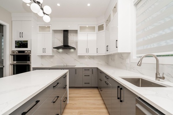 13955 60a Avenue, Surrey, BC V3X1E1 Photo 3