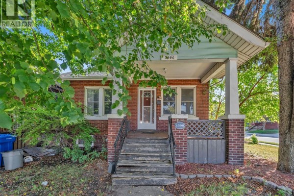 1396 Moy Avenue, Windsor