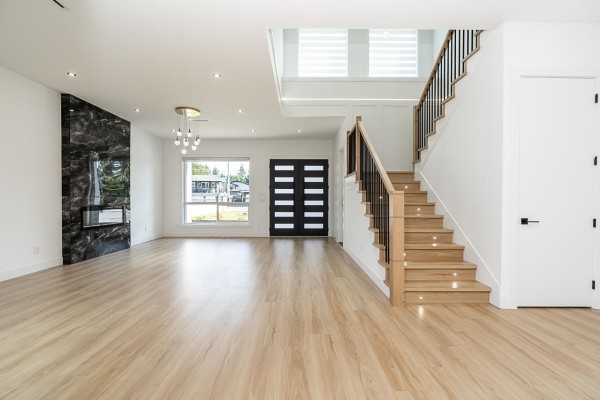 13979 113 Avenue, Surrey, BC V3R2K2 Photo 2