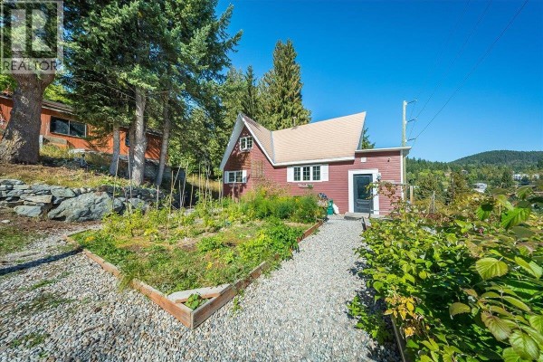 Recreation room - 1398 Victoria Avenue, Rossland, BC V0G1Y0 Photo 3