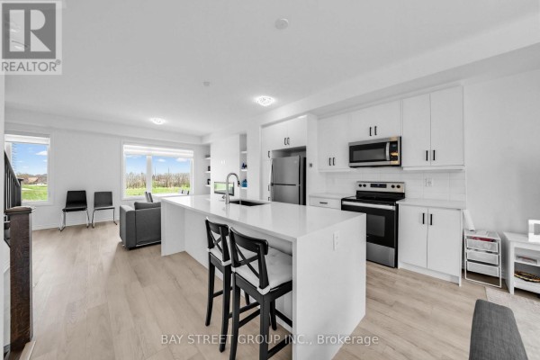 1399 Shevchenko Boulevard, Oakville, ON, photo 2