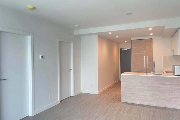 13xx 13655 Fraser Hwy, Surrey, BC V3T0P8 Photo 3