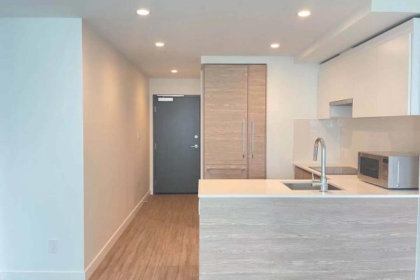 13xx 13655 Fraser Hwy, Surrey, BC V3T0P8 Photo 5