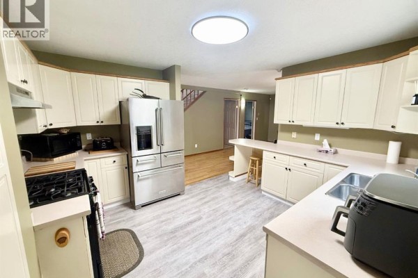 Primary Bedroom - 14, 50511 Highway 16 E - Maskuta Estates, Hinton, AB T7V1X6 Photo 5