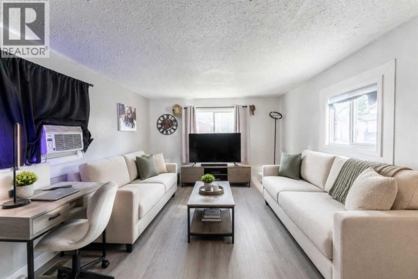 4pc Bathroom - 14, 5301 2 Street, Coalhurst, AB T0L0V0 Photo 5