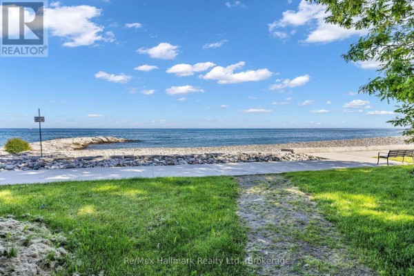 14 - 10 Maple Grove Drive, Oakville, ON, photo 3