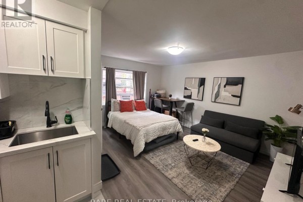 14 - 130 Macpherson Avenue, Toronto, ON M5R1W8 Photo 2