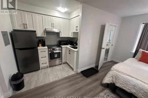 14 - 130 Macpherson Avenue, Toronto, ON M5R1W8 Photo 3