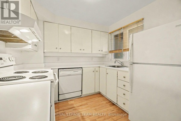 Kitchen - 14 - 290 Cathcart Street, Ottawa, ON K1N5C4 Photo 4