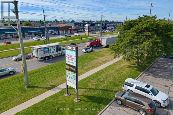 14 - 3300 Steeles Avenue W, Vaughan, ON L4K2Y4 Photo 2
