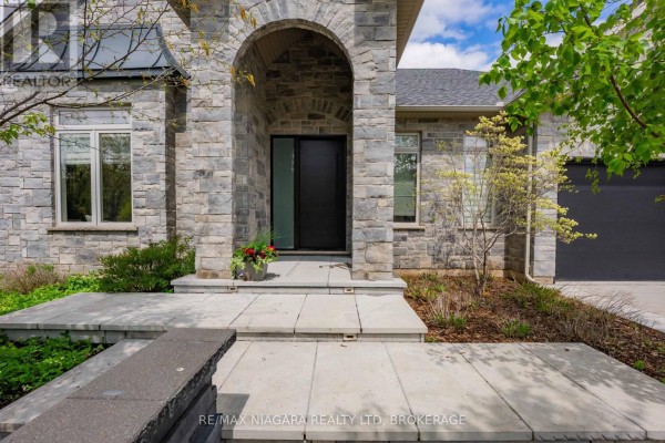 14 Angels Drive, Niagara On The Lake, ON, photo 3