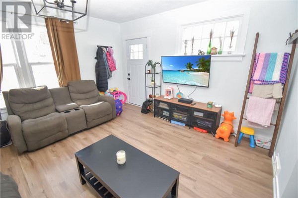 Living room - 14 B Sixth Avenue, Levack, ON P0M2C0 Photo 5