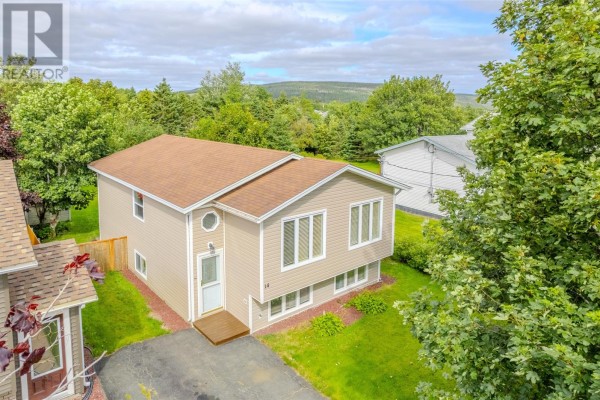 14 Beaverbrook Drive, St  John S, NL, photo 2