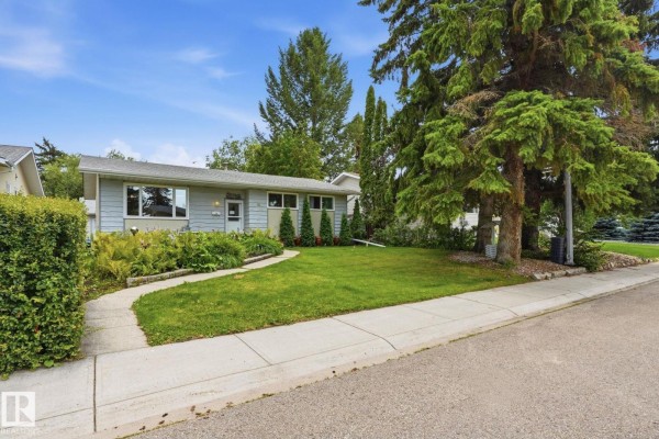 Dining room - 14 Brampton St, Spruce Grove, AB T7X1G1 Photo 2