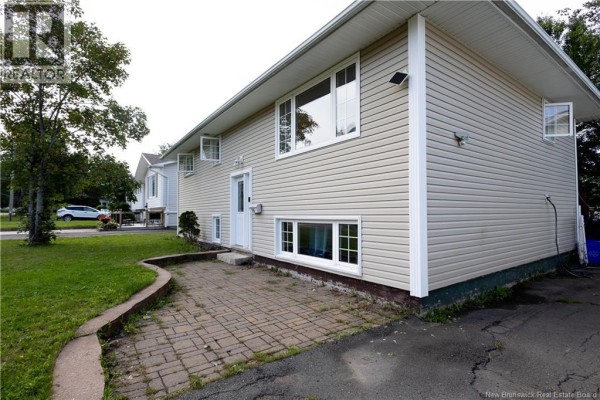 14 Brewster Street, Riverview, NB, photo 2