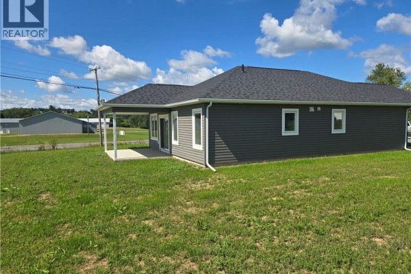 3pc Ensuite bath - 14 Burbank Street, Florenceville Bristol, NB E7L2X2 Photo 2