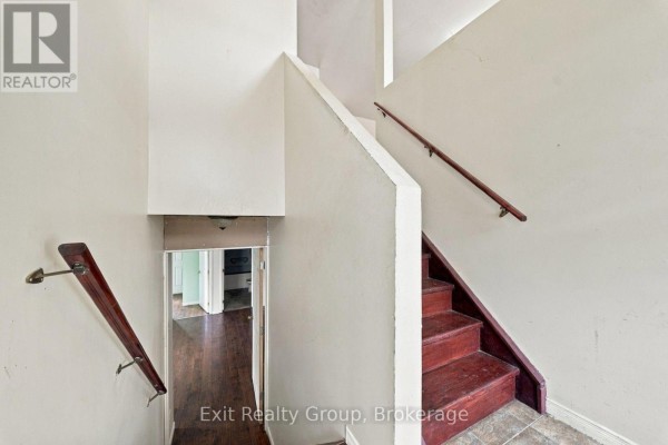 14 Butler Lane, Belleville, ON K8P5M8 Photo 5